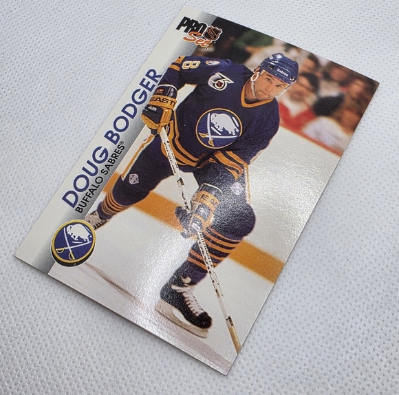 NHL 1992-93 Doug Bodger Buffalo Sabres #17 Pro Set Hockey Card - Picture 2 of 4